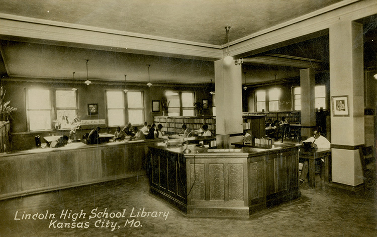 The Lincoln High School library, where Vincent O. Carter doubtless spent many hours.