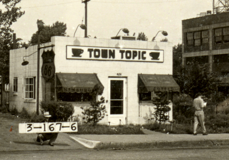 Original Town Topic at 24th and Broadway, 1940.