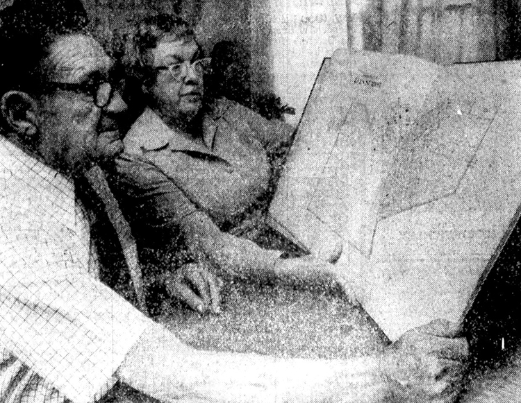 William T. and May Howard examine a map of Lee’s Summit. THE KANSAS CITY STAR