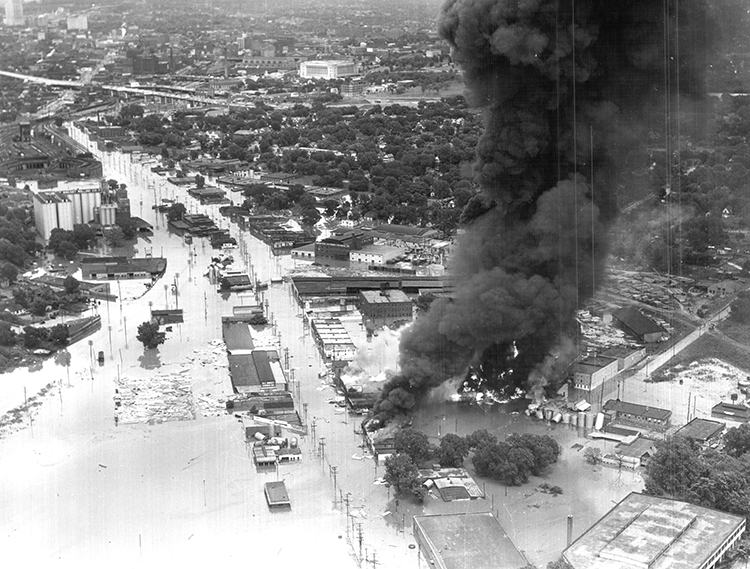 Southwest Blvd. during the 1951 Flood.