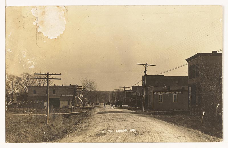 Postcard of 37th Street in Leeds, MO, ca. 1917