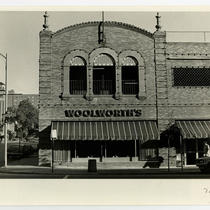 Woolworth's Country Club Plaza